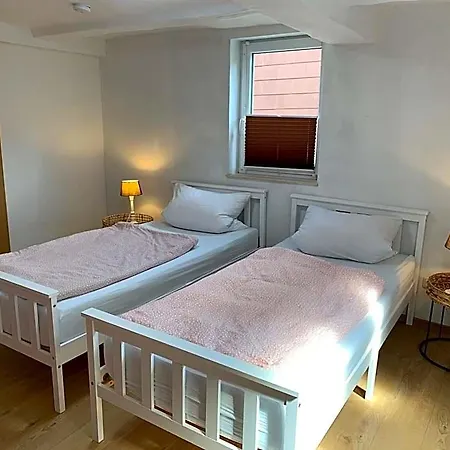 Hotel Naehe Edersee 1 Schlafzimmer, Garten, Parkplatz - 2 Von 3 3*